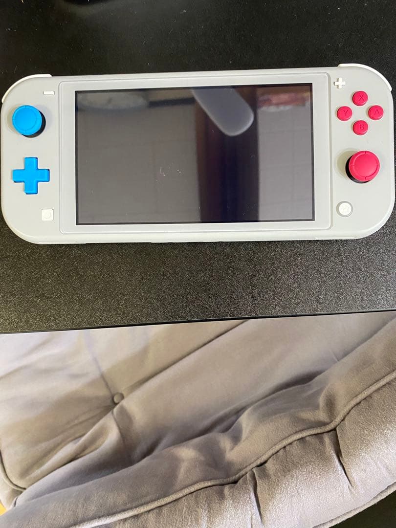 <初期化済み>Switch Lite ポケモン剣盾モデル　ケース、充電器付き。