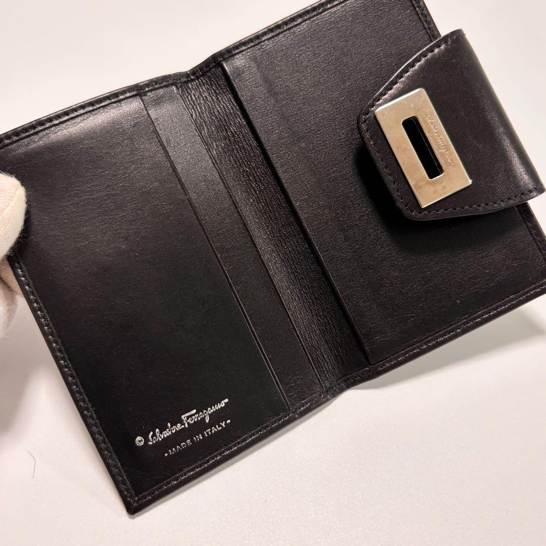 サルヴァトーレフェラガモ 名刺入れ カードケース ガンチーニ シルバー金具 本革