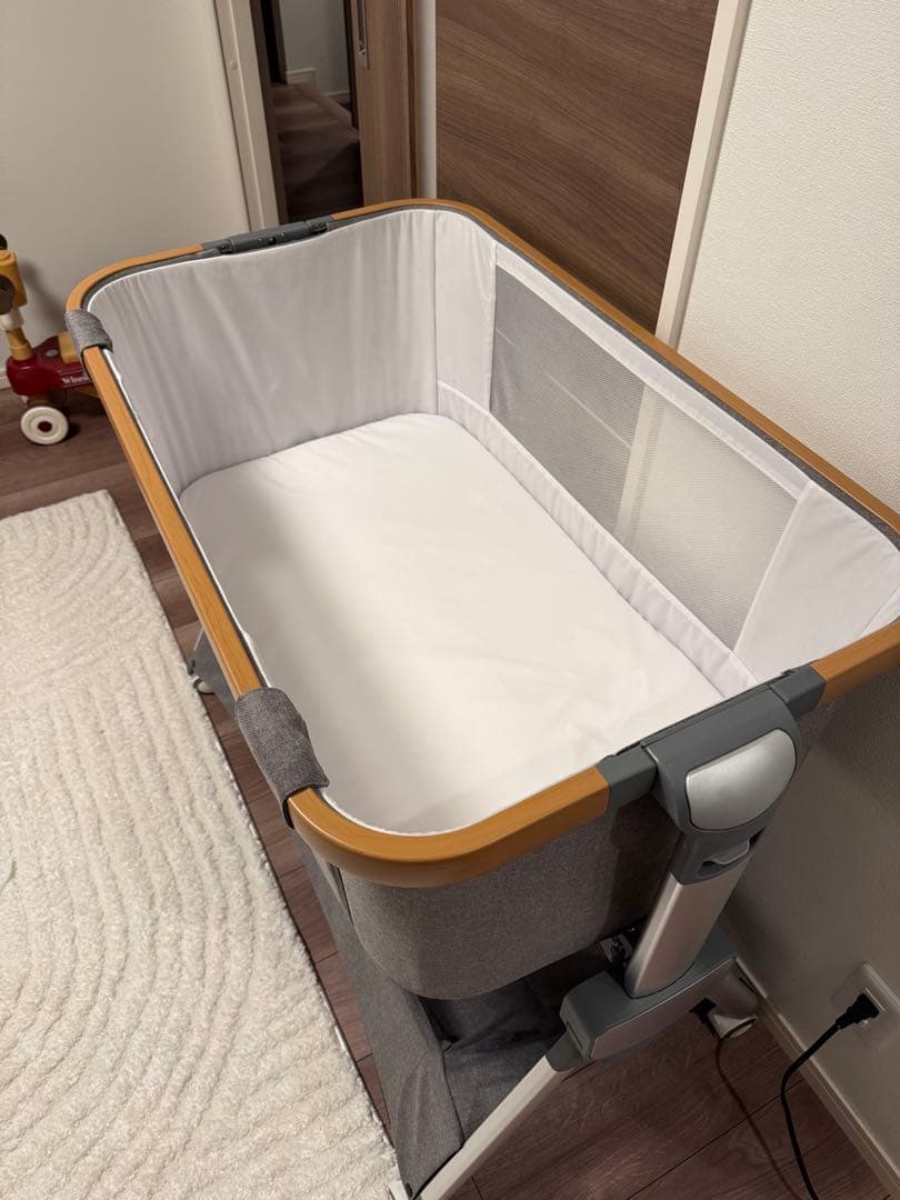 Ubravoo 折りたたみ式ベビーベッド グレー