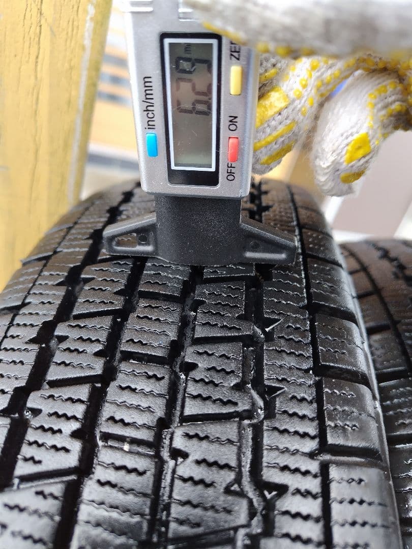 Ⓑ145R12・LT【2/2】軽トラ用スタッドレス・鉄ホイール付、２本分割