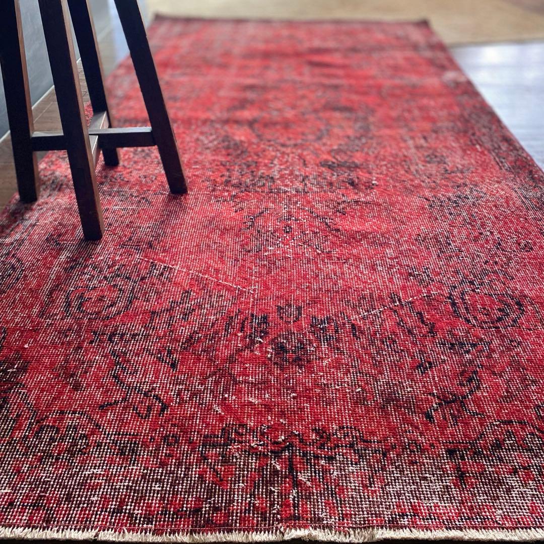 シャビーレッドオーバーダイ　ヴィンテージラグ　トルコラグ