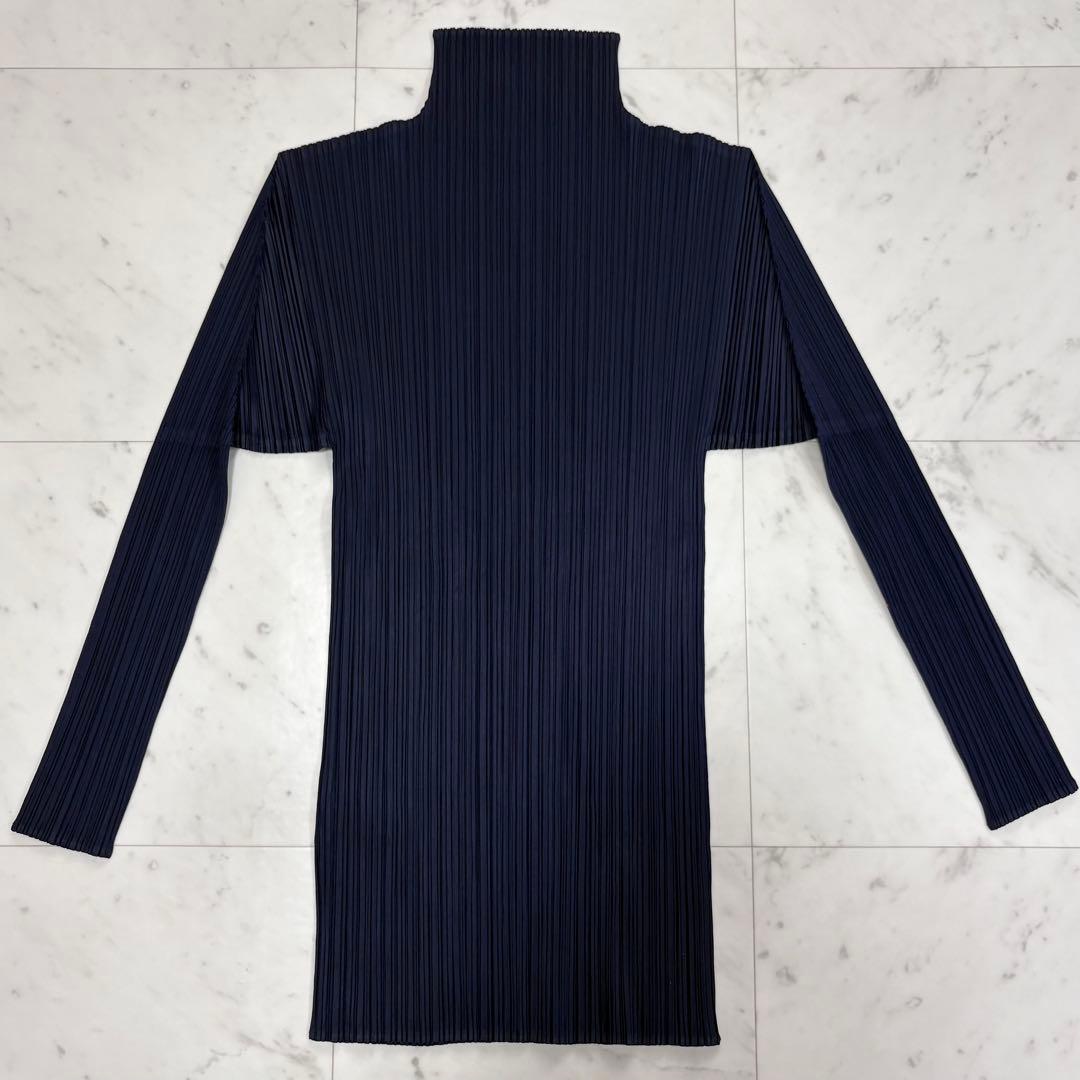 美品✨プリーツプリーズ　イッセイミヤケ　プリーツハイネックプルオーバー　ネイビー