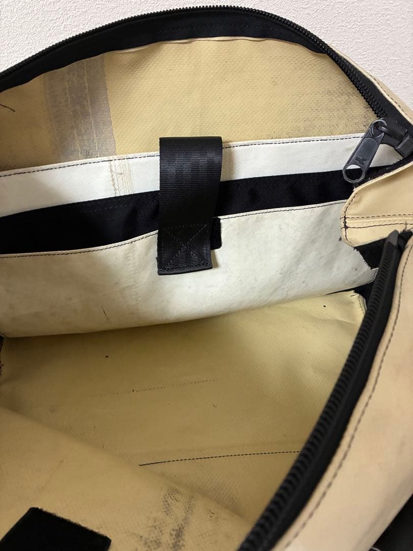 フライターグ LOIS F45 ボストン　ショルダー　ホワイト系