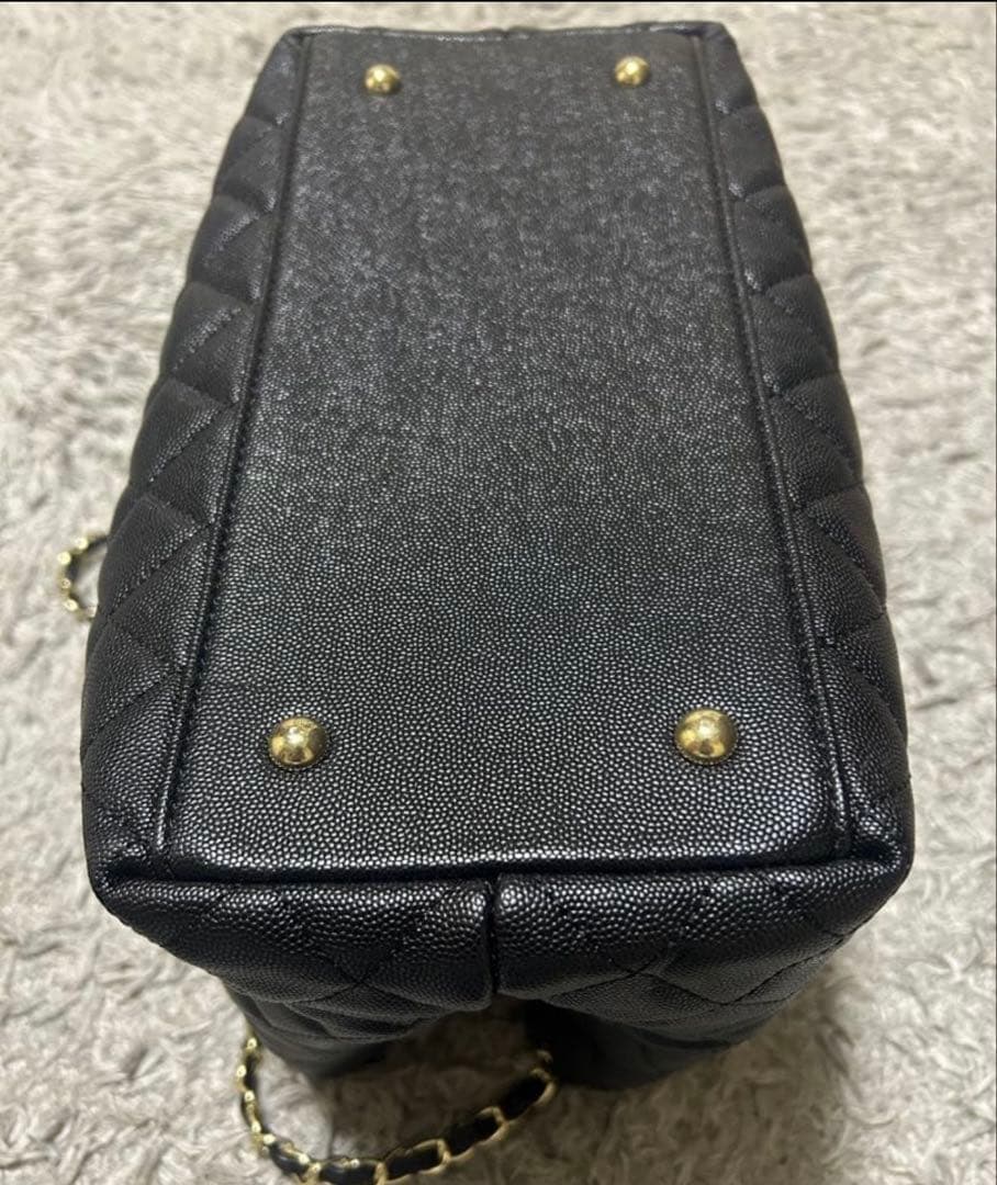 CHANEL ブラック ハンドバッグ キルティングノベルティ