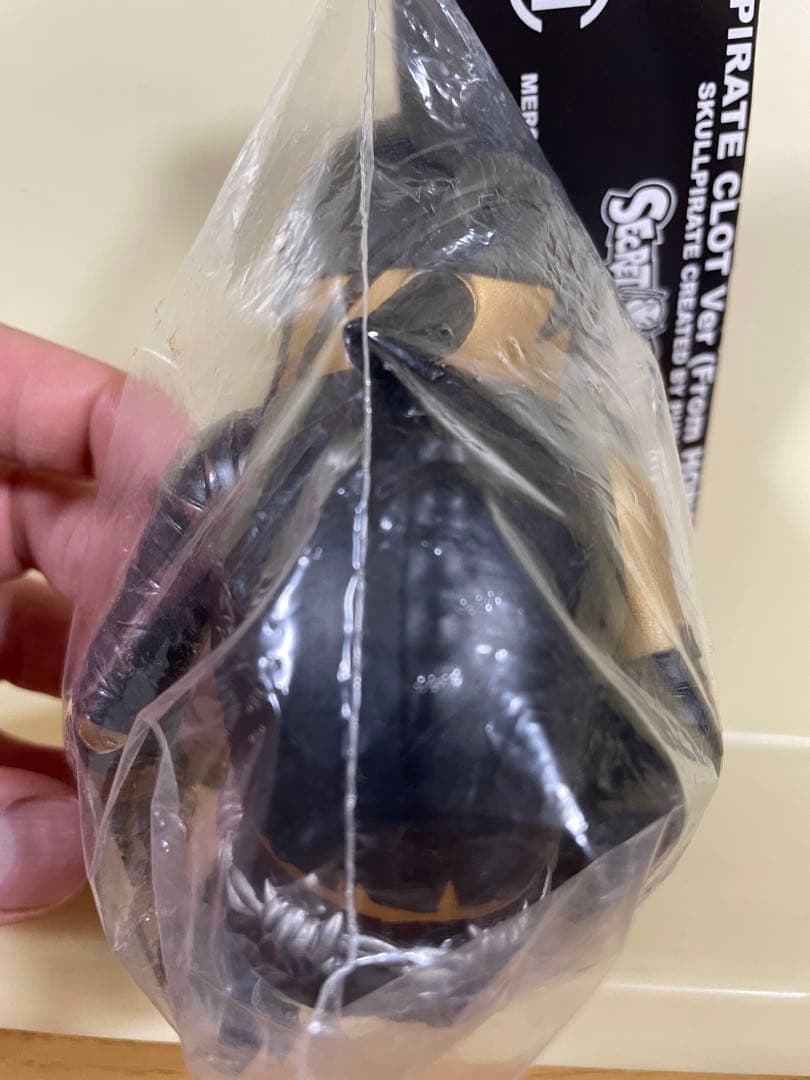 激レア　secretbase スカルパイレーツ　香港　サイン入り　パスヘッド