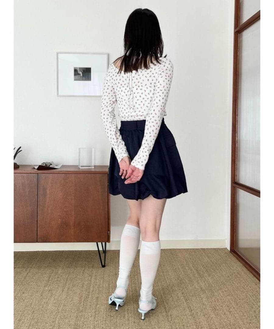 未使用品LILY BROWNホルターキャミセットカットトップス （FLOWER）