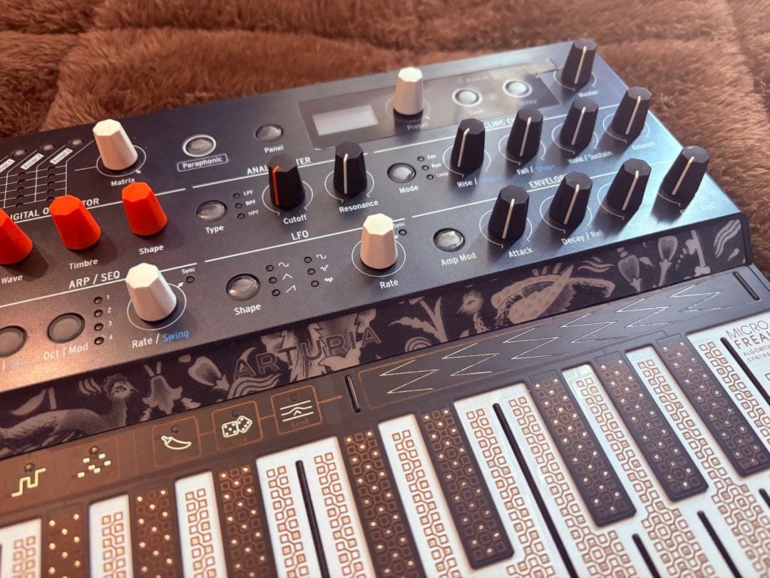 ARTURIA MicroFreak ハイブリッド・シンセサイザー 美品 元箱付