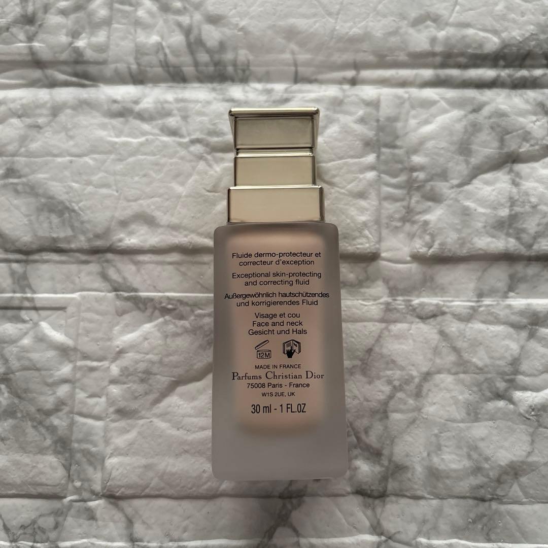 Dior プレステージホワイトルプロテクターUVシアーグロウ30ml