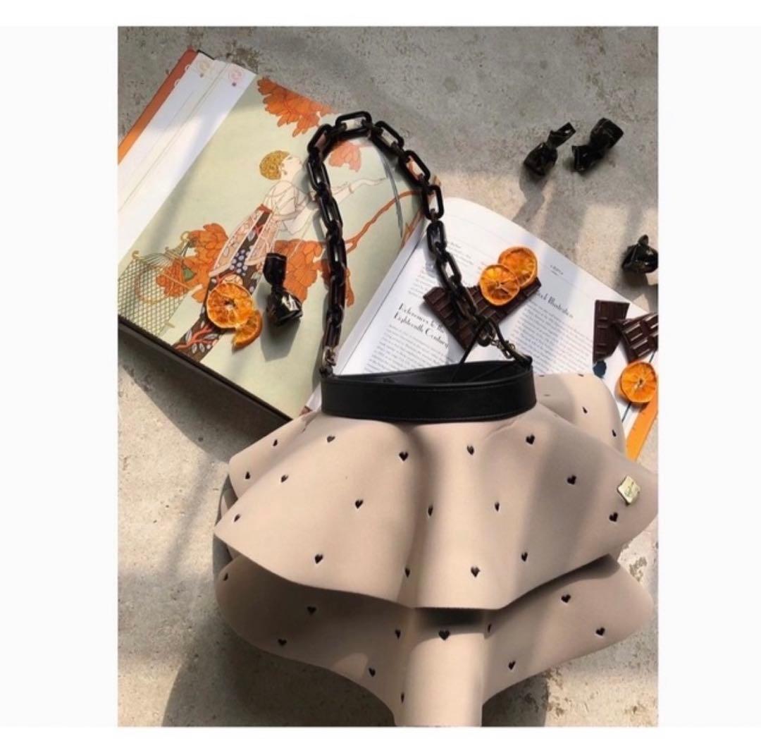 阪急　オンライン限定　ラプチャー　ネイプル　ハートエンブロイダリー　モカベージュ