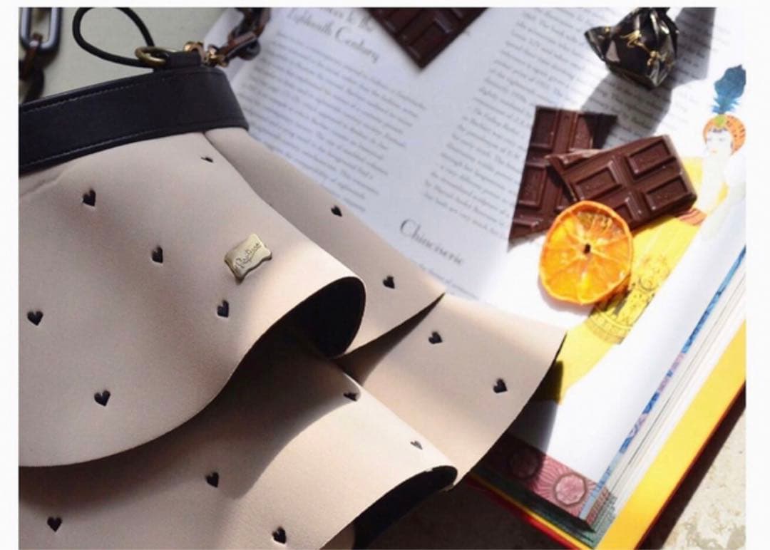 阪急　オンライン限定　ラプチャー　ネイプル　ハートエンブロイダリー　モカベージュ