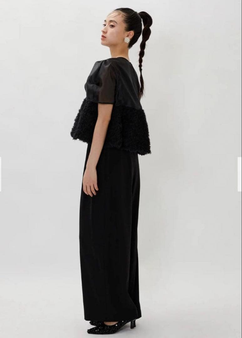 ふっちゃん様【1日で発送】niana スウェルペプラムセットアップパンツドレ