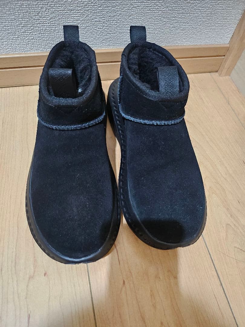 UGG ブラック ショートブーツ