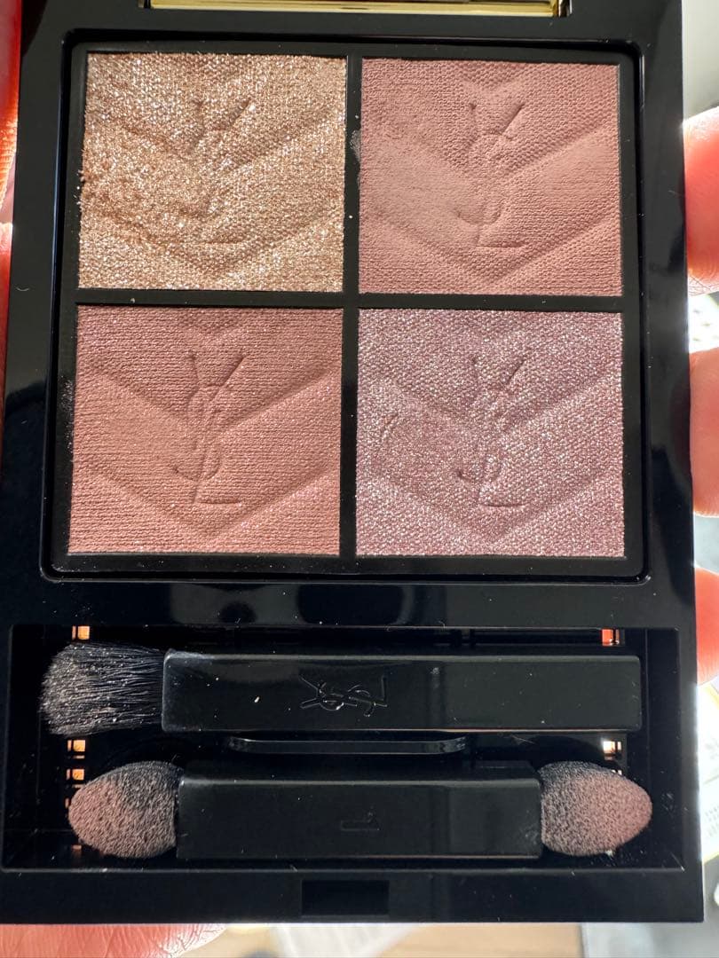 アイシャドウ　イヴサンローラン クチュールミニクラッチコレクター126 YSL