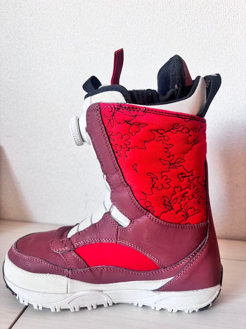 LIMELIGHT 女性用スノーボードブーツ