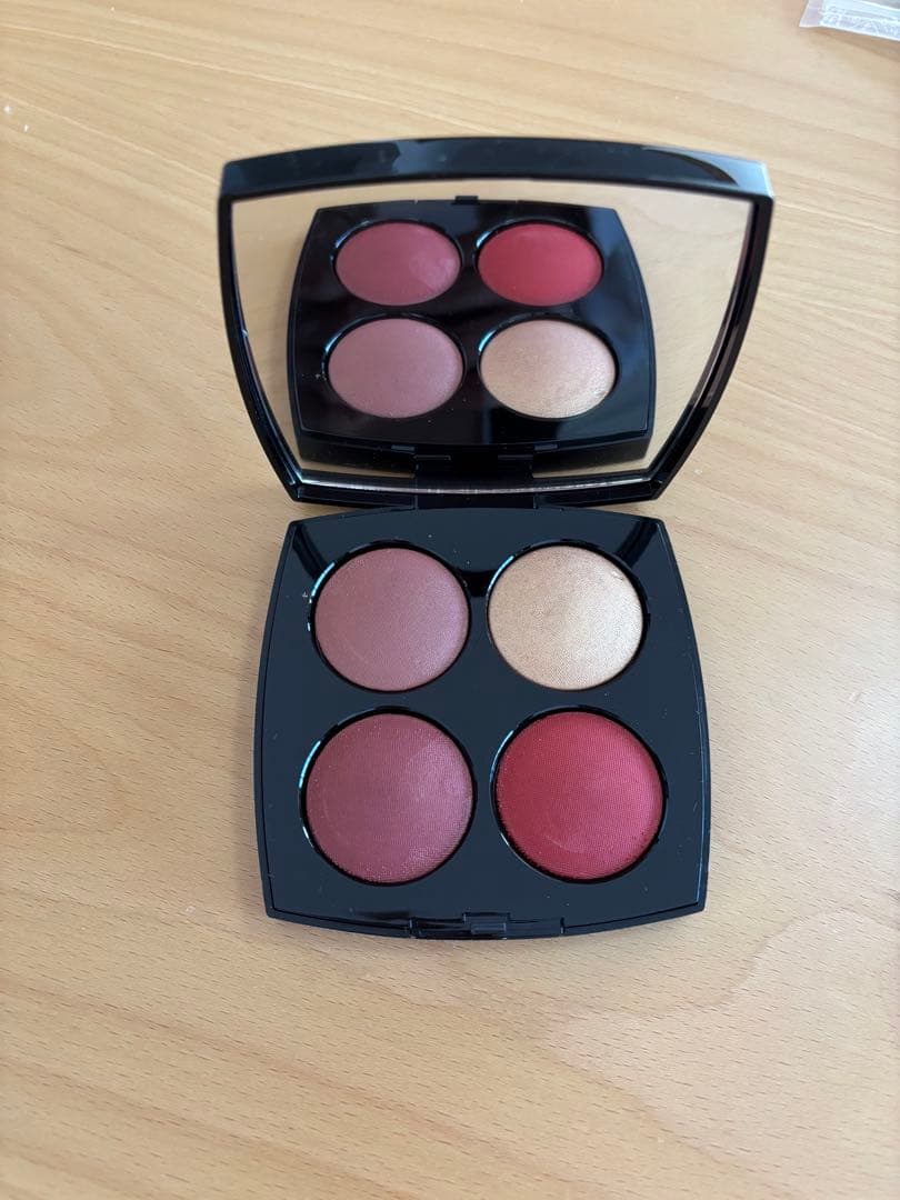 【未使用】CHANEL LES 4 ROUGES YEUX JOUES 958