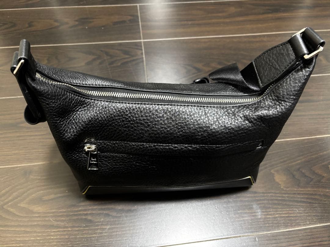 中古　Paul Smith コントラストエッジ ショルダーバッグ　ブラック黒