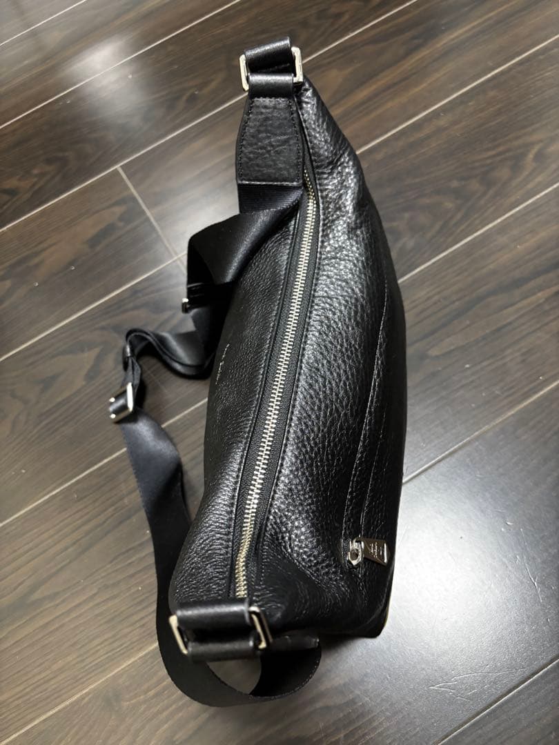 中古　Paul Smith コントラストエッジ ショルダーバッグ　ブラック黒
