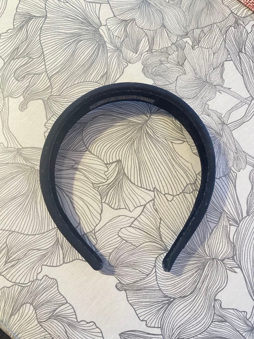 ALEXANDRE DE PARIS（アレクサンドル ドゥ パリ）カチューシャ黒