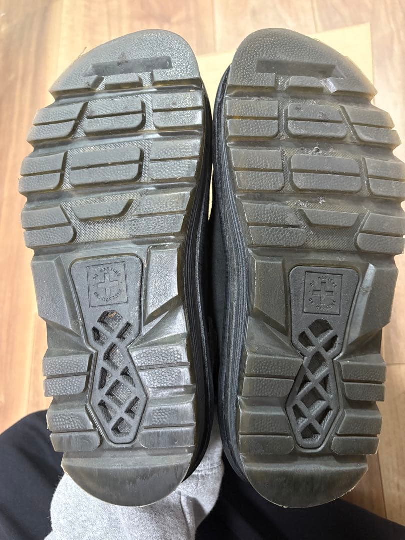 Dr. Martens ブラック スリッポンサンダル