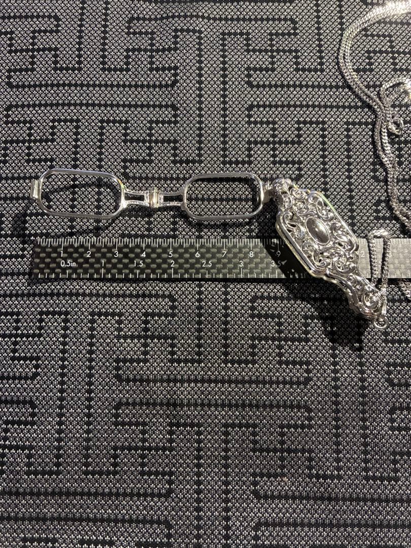 ペンダント型メガネ