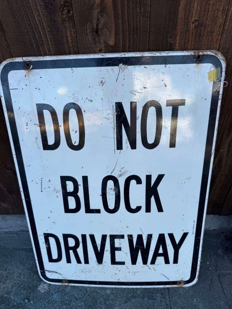 アメリカロードサイン DO NOT BLOCK DRIVEWAY 標識