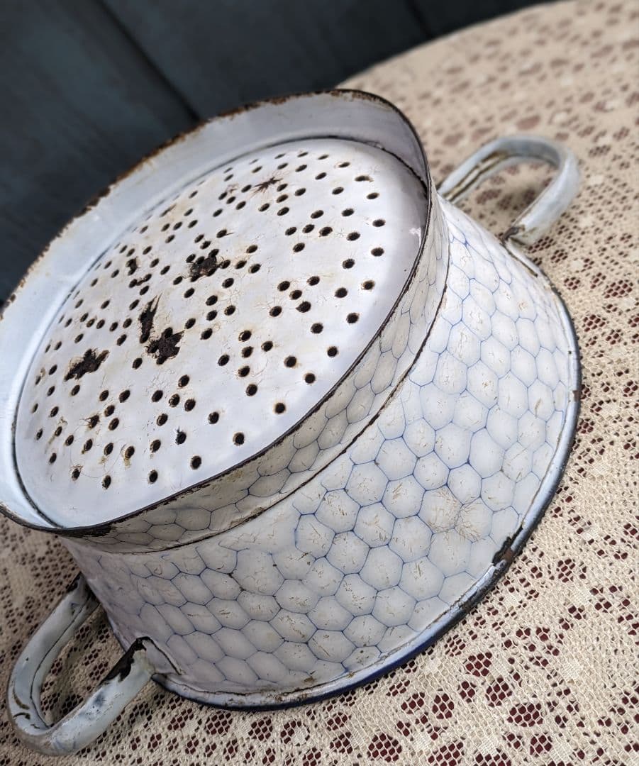 フランスアンティーク ホーローコランダー ハニカム柄 エナメルコート