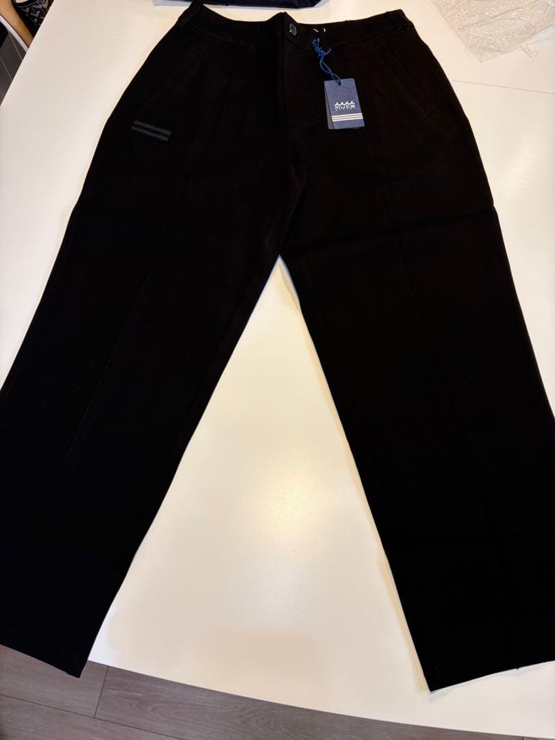 ムータマリン新品　ゴルフパンツMサイズ　定価30,800円　ブラック