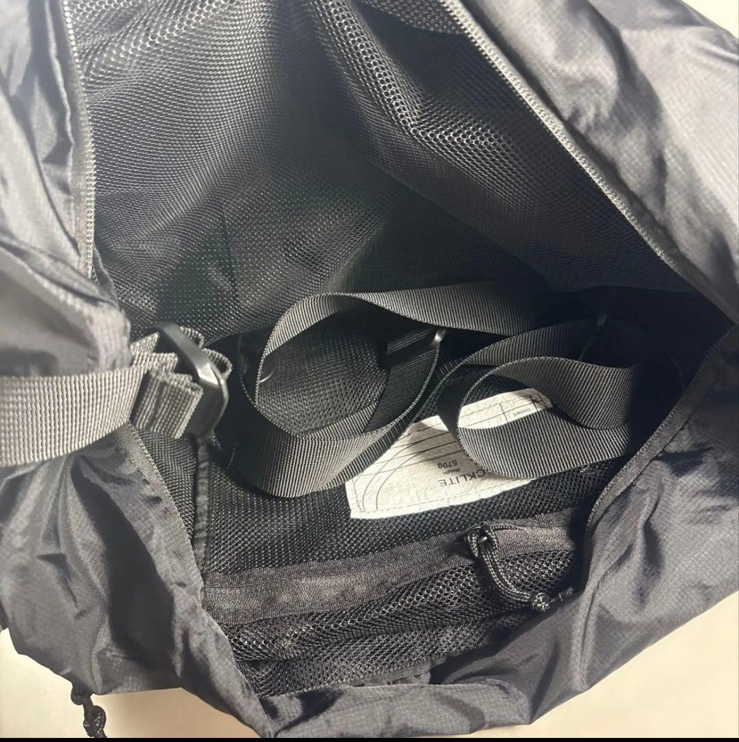 Onのトラックパック35Lライトブラック