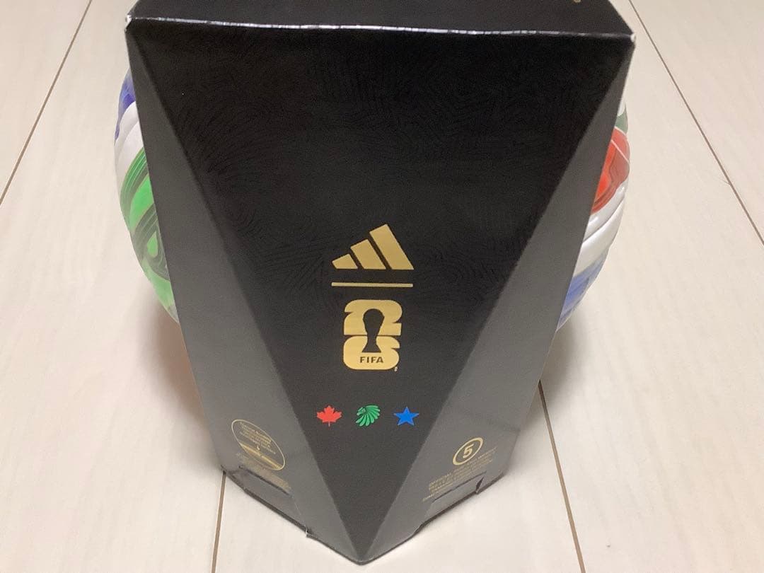 アディダス　ワールドカップ 2026 トリオンダ 5号球　公式球