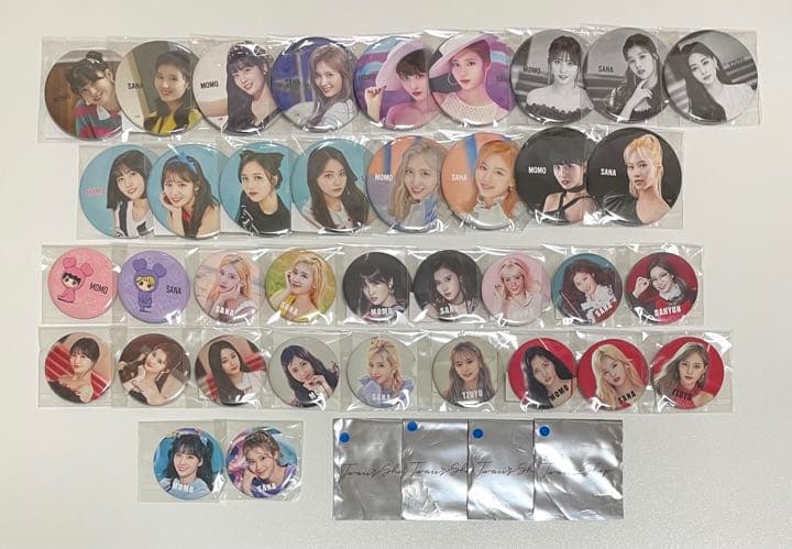 【値下げ中】TWICE 缶バッジセット