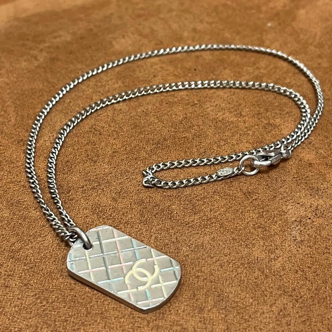 シャネル 05P マトラッセ ココマーク マルチカラー プレート ネックレス