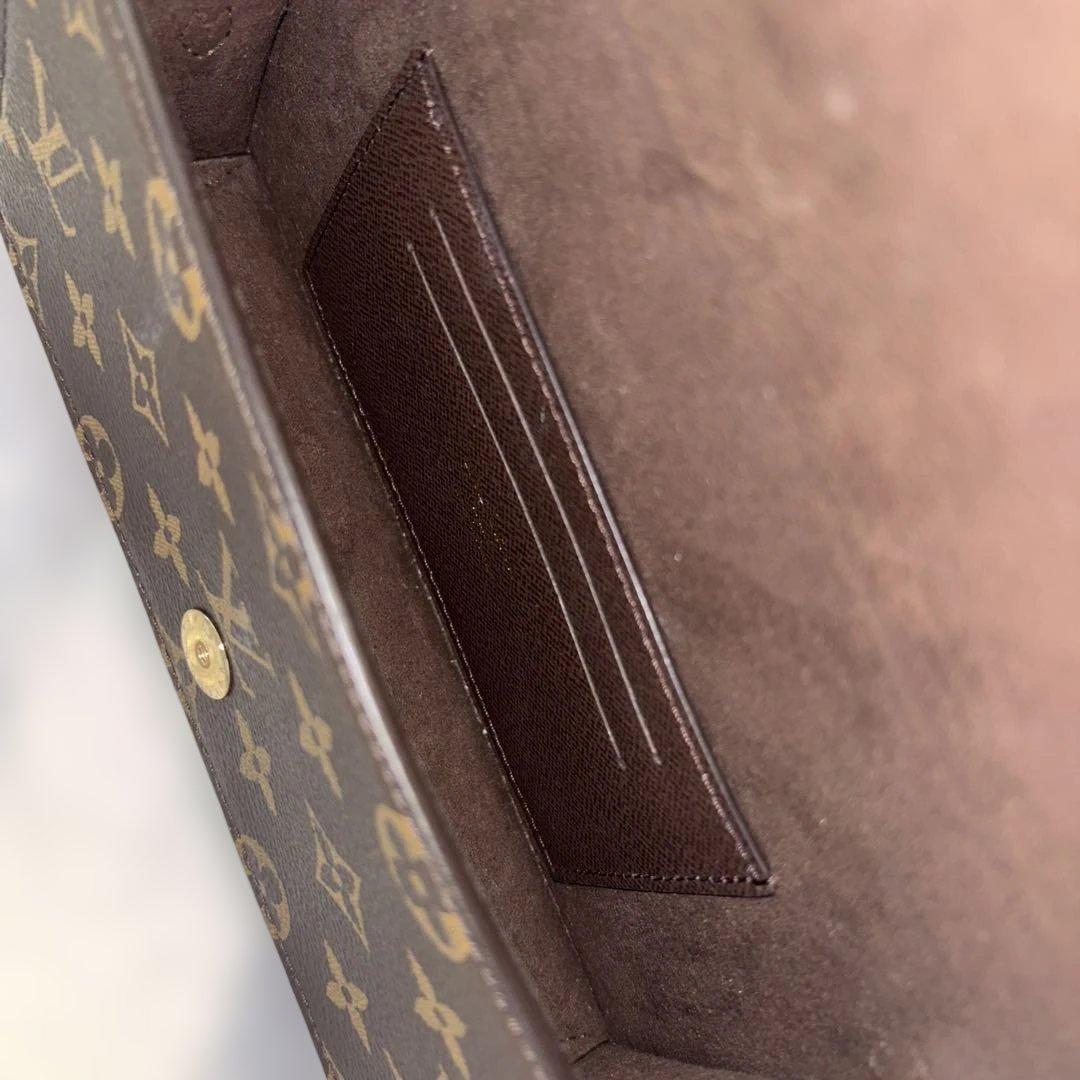 VUITTON チェーンミニバッグ