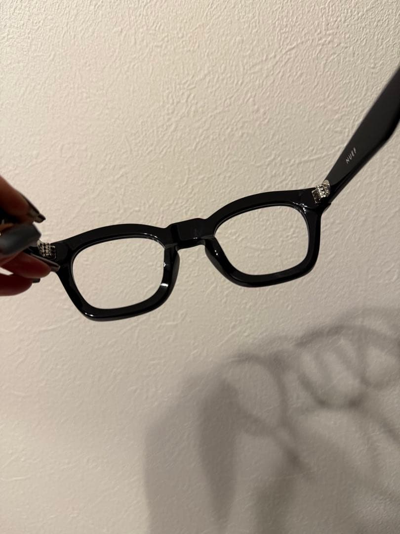 NUEF 黒縁メガネ　ユニセックス対応