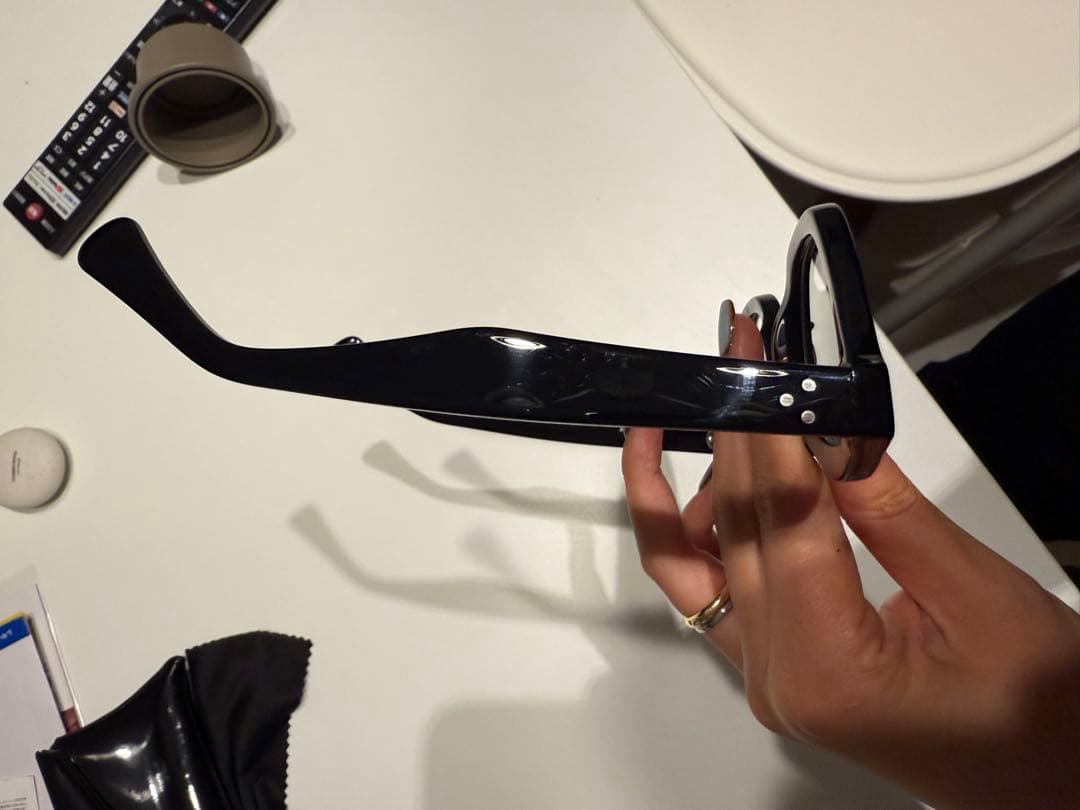 NUEF 黒縁メガネ　ユニセックス対応