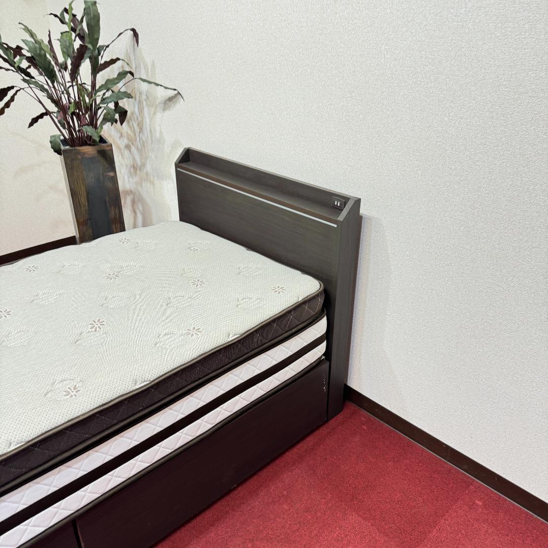地域限定送料無料　『美品』シングルサイズベッド/マットレス　引き出し/電源有り