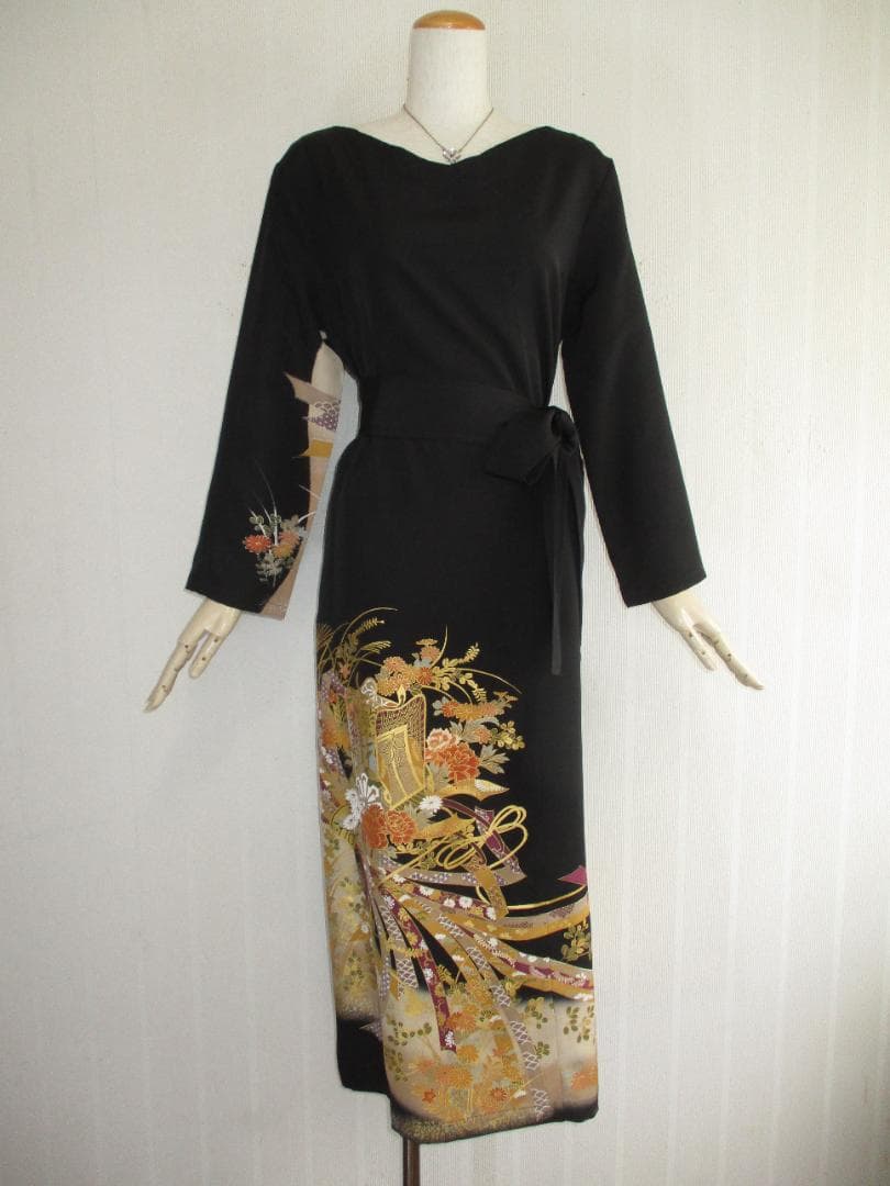 Ｌ～2Ｌサイズ　黒留袖からの着物リメイクドレスです 　着丈１２２cm