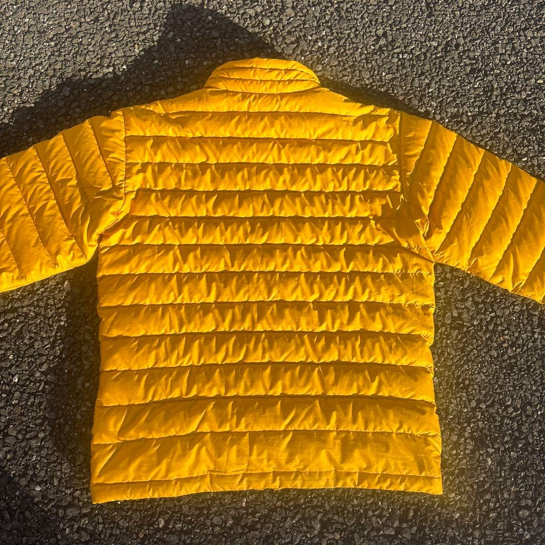 patagonia イエロー ダウンジャケット