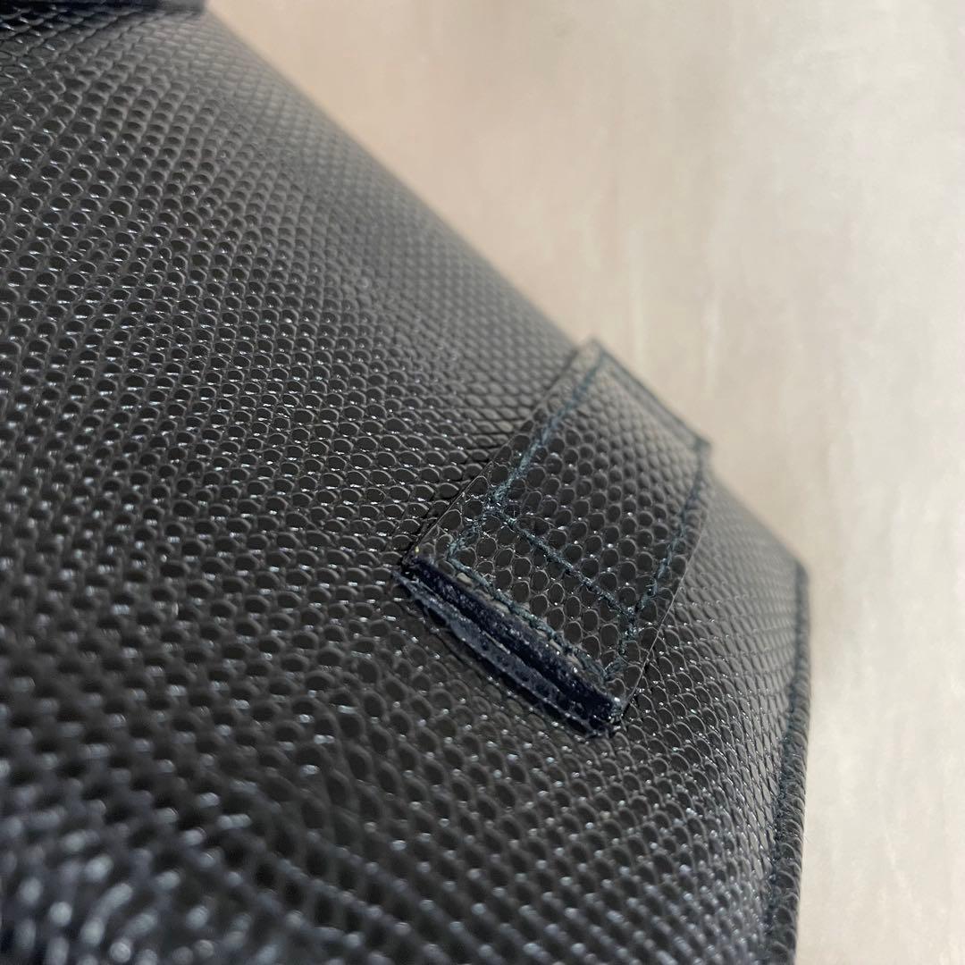 フェラガモ　ヴァラ　ミニバッグ　チェーン付き