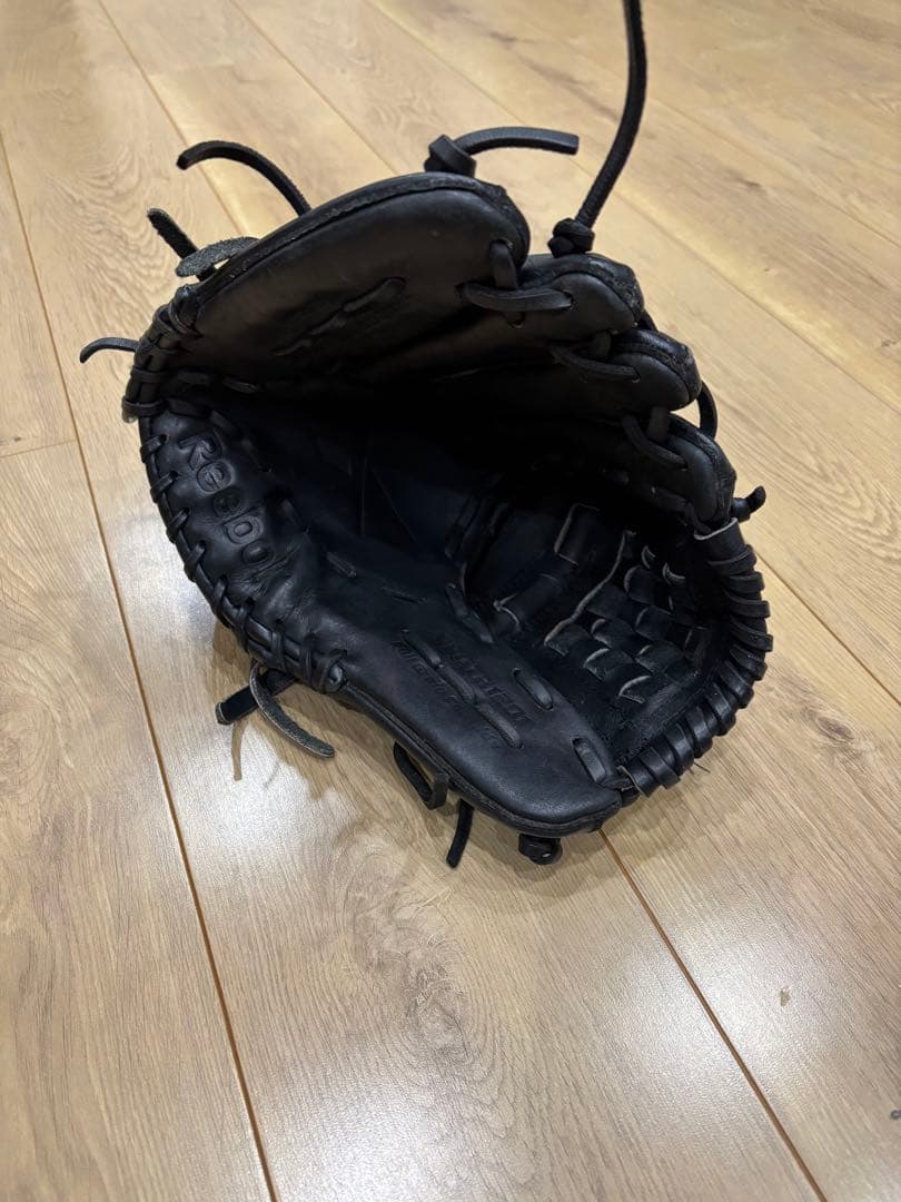 リーボック一般硬式投手用グローブ！廃盤品！海外限定モデル！