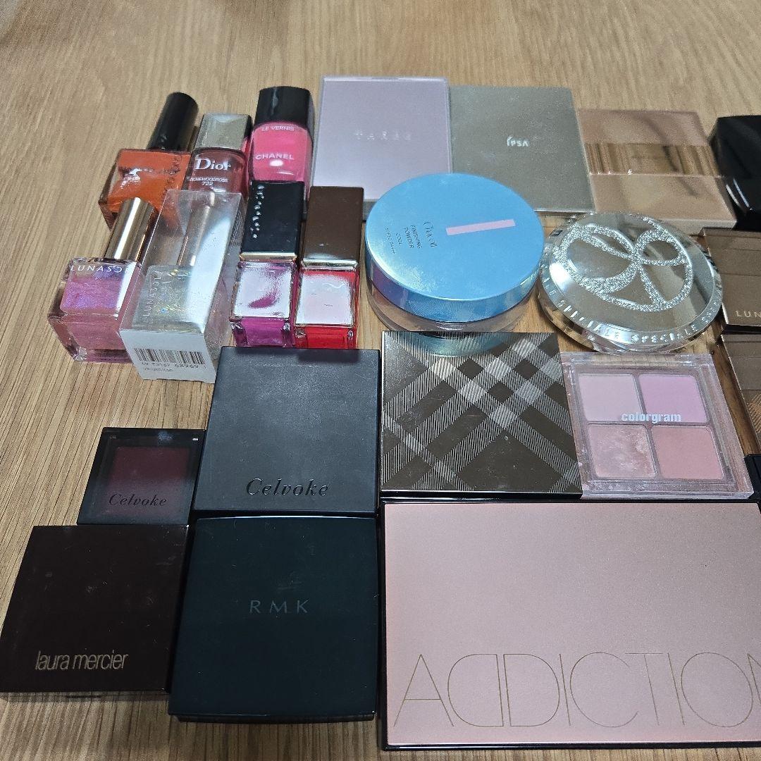アイシャドウ　ルナソル　セット　シャネル　ディオール　アディクション　THREE