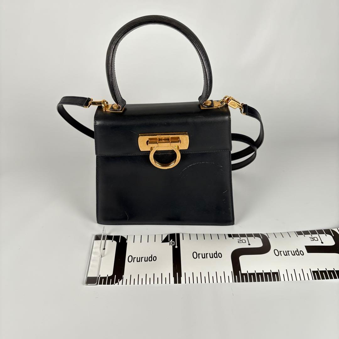 Salvatore Ferragamo ガンチーニ 2wayハンドバッグ 紺