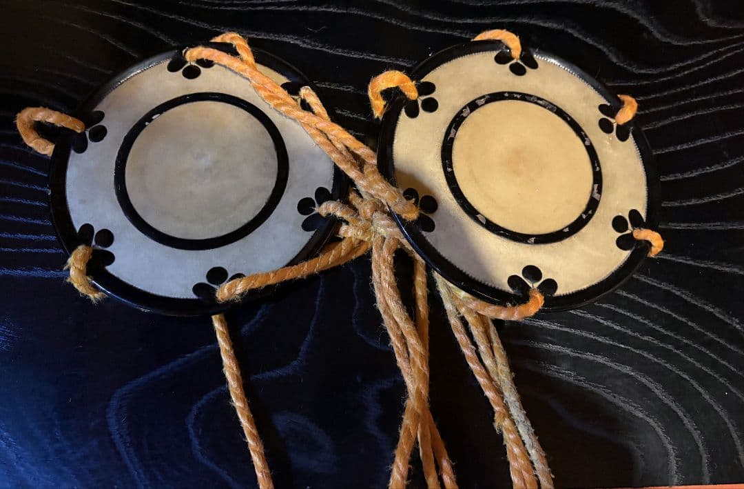 小鼓　革　2枚　調べつき