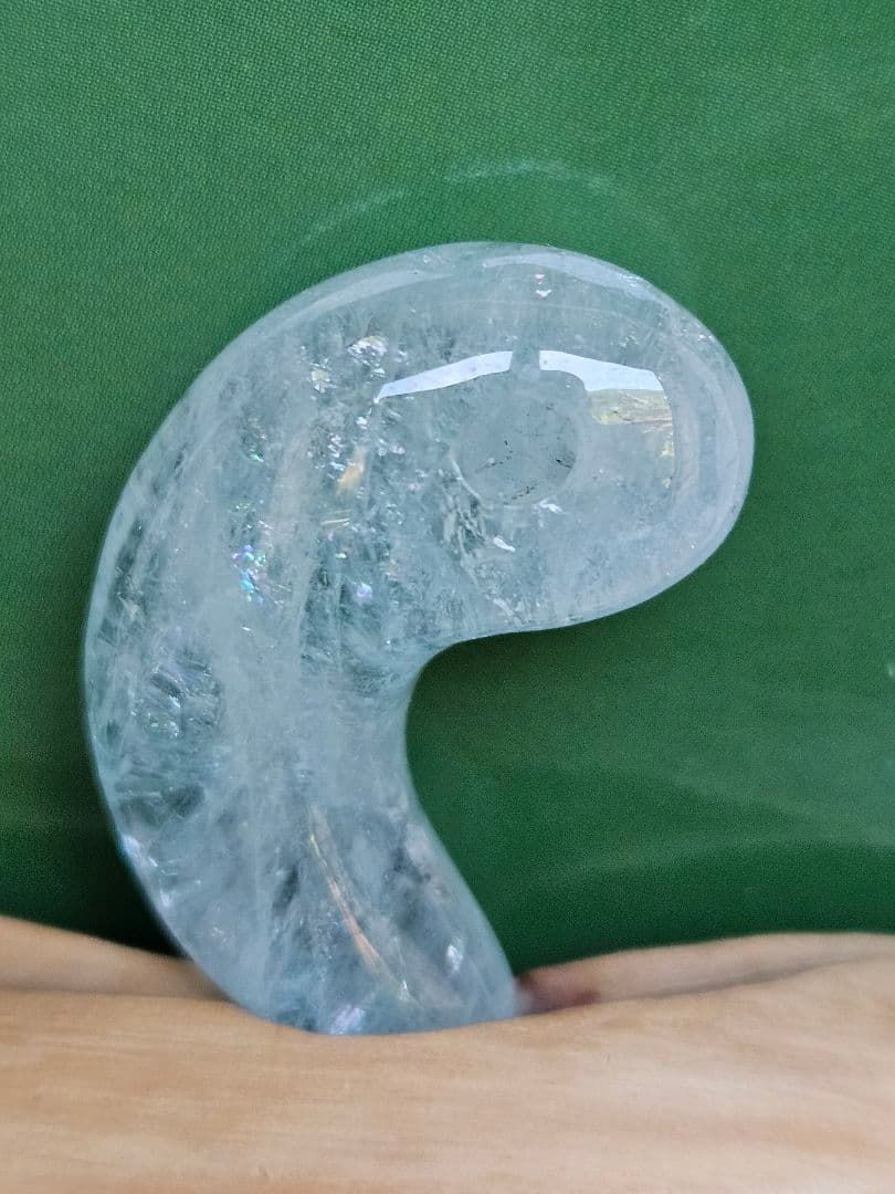 美品　アクアマリン勾玉　　　☆9,000円☆