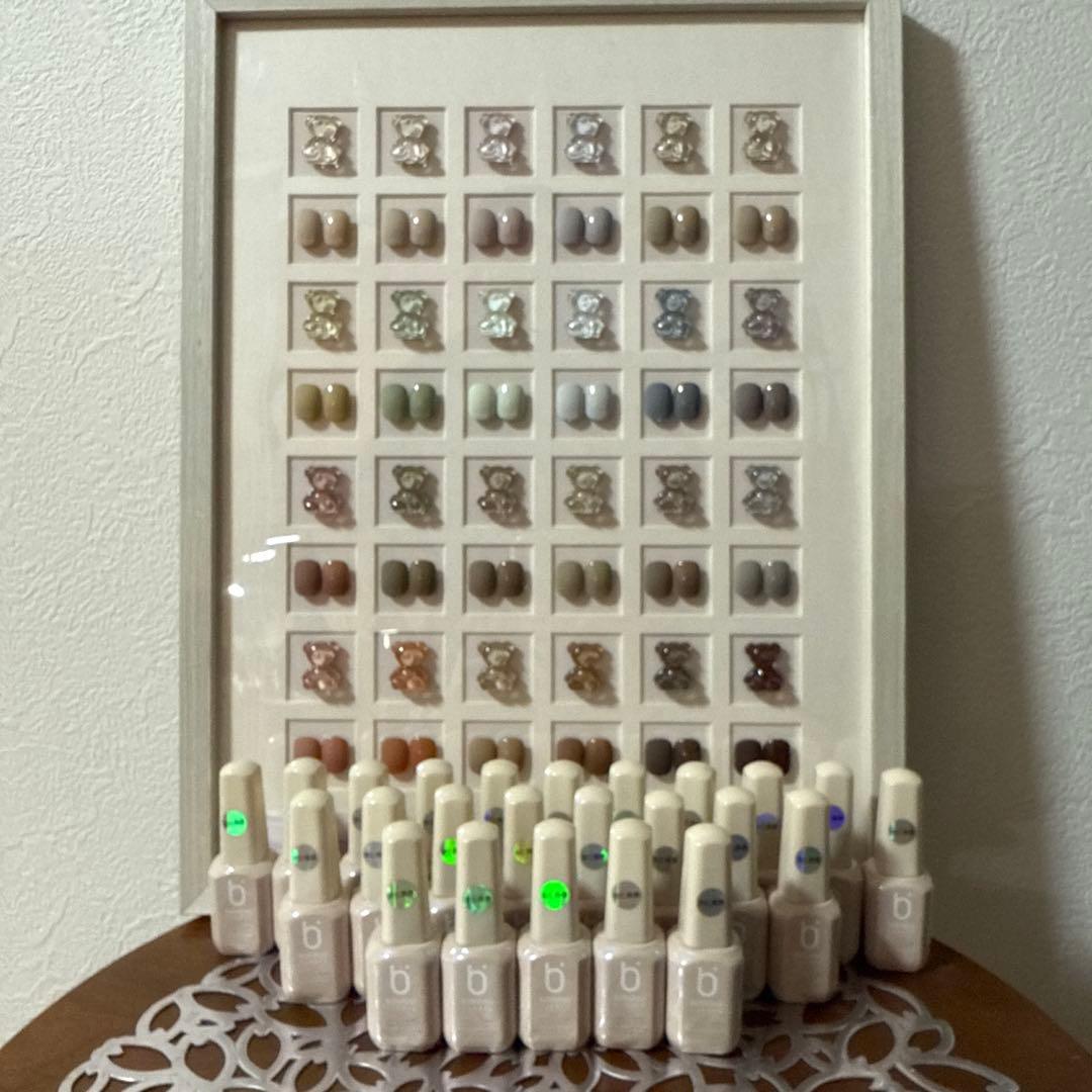 ☆新品未使用☆くまさんカラーチャート付き◇ ジェルネイル 24色セット！