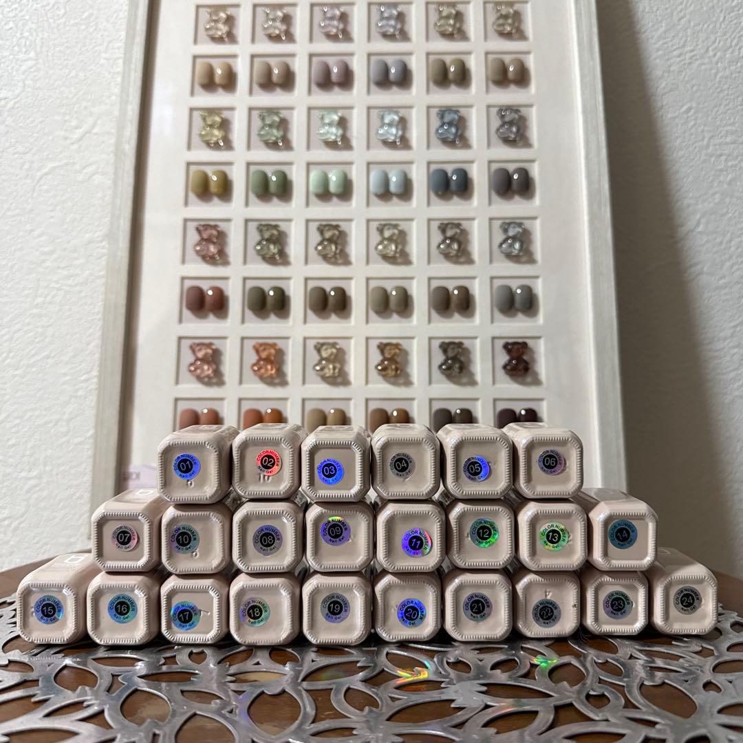 ☆新品未使用☆くまさんカラーチャート付き◇ ジェルネイル 24色セット！