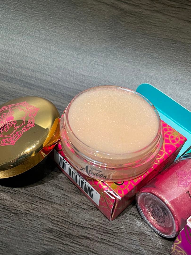 日本未発売 MAC×Aladdin ピグメント&グロス