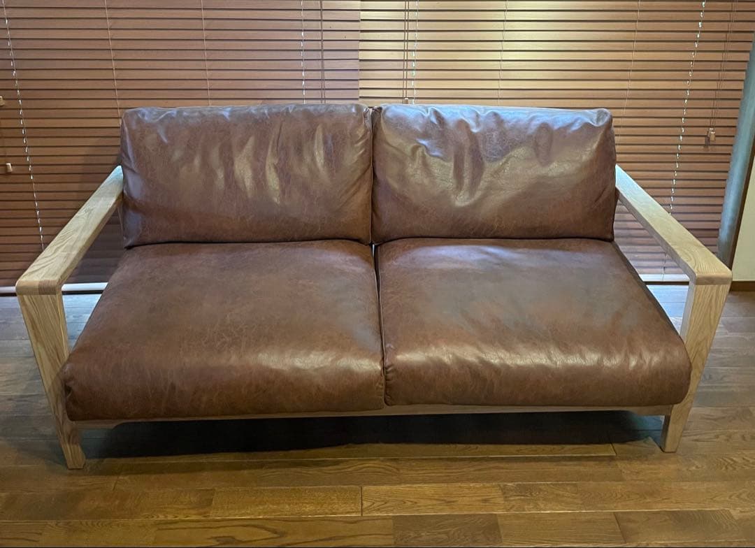 関家具　ノラ　ダーマ　2P ソファ　使用4ヶ月　スーパーレザーテックス　北欧