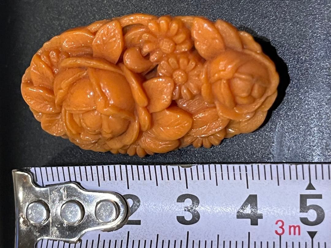 ◆天然珊瑚 サーモンピンク ブローチ バラ花彫刻 アンティーク◆