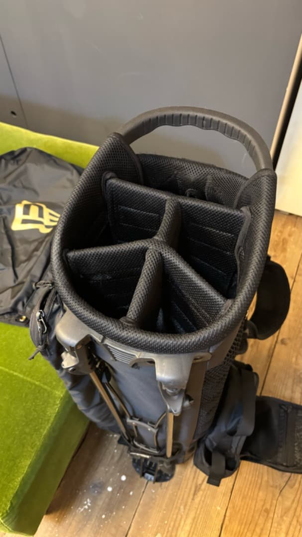 希少美品 NEW ERA ブラックゴールド スタンドキャディバッグ+レンジケース