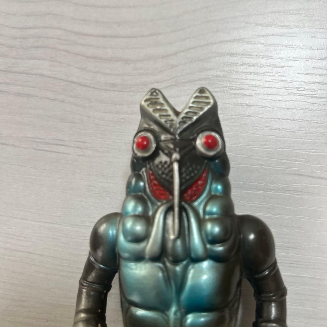 希少　ウルトラマン 怪獣 バルタン星人 陶器 貯金箱